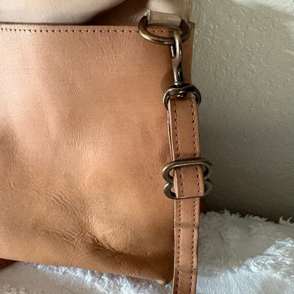 ABLE Local + Global Flap Crossbody Shoulder Bag Camel/Cream OS Granola Normcore - Picture 4 of 9